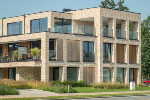 Modern project in gele gevelsteen dunbedmortel