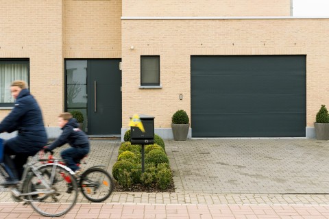 Eigentijdse woning in beige gevelsteen gevoegd