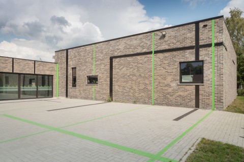 Moderne gevel met ingewerkte regenpijp