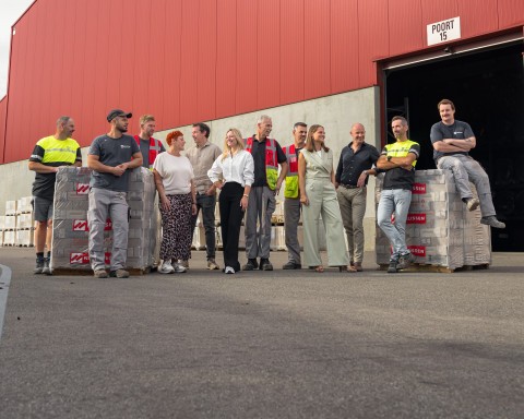 Een mix van arbeiders en bedienden voor de Nelissen productiehal