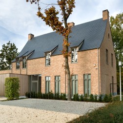 Klampsteen Kesselt Baekel