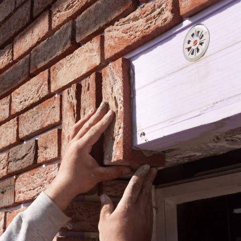 Iso-Façade - Hoekstrips plakken