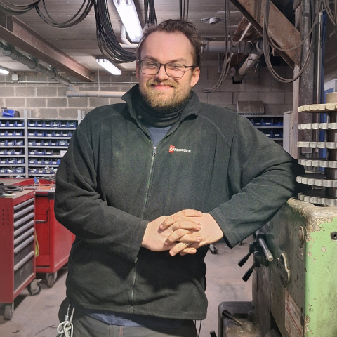 arbeider in de technische dienst