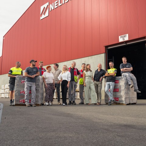 Een mix van arbeiders en bedienden voor de Nelissen productiehal